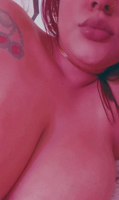 Just making hot here 🥵