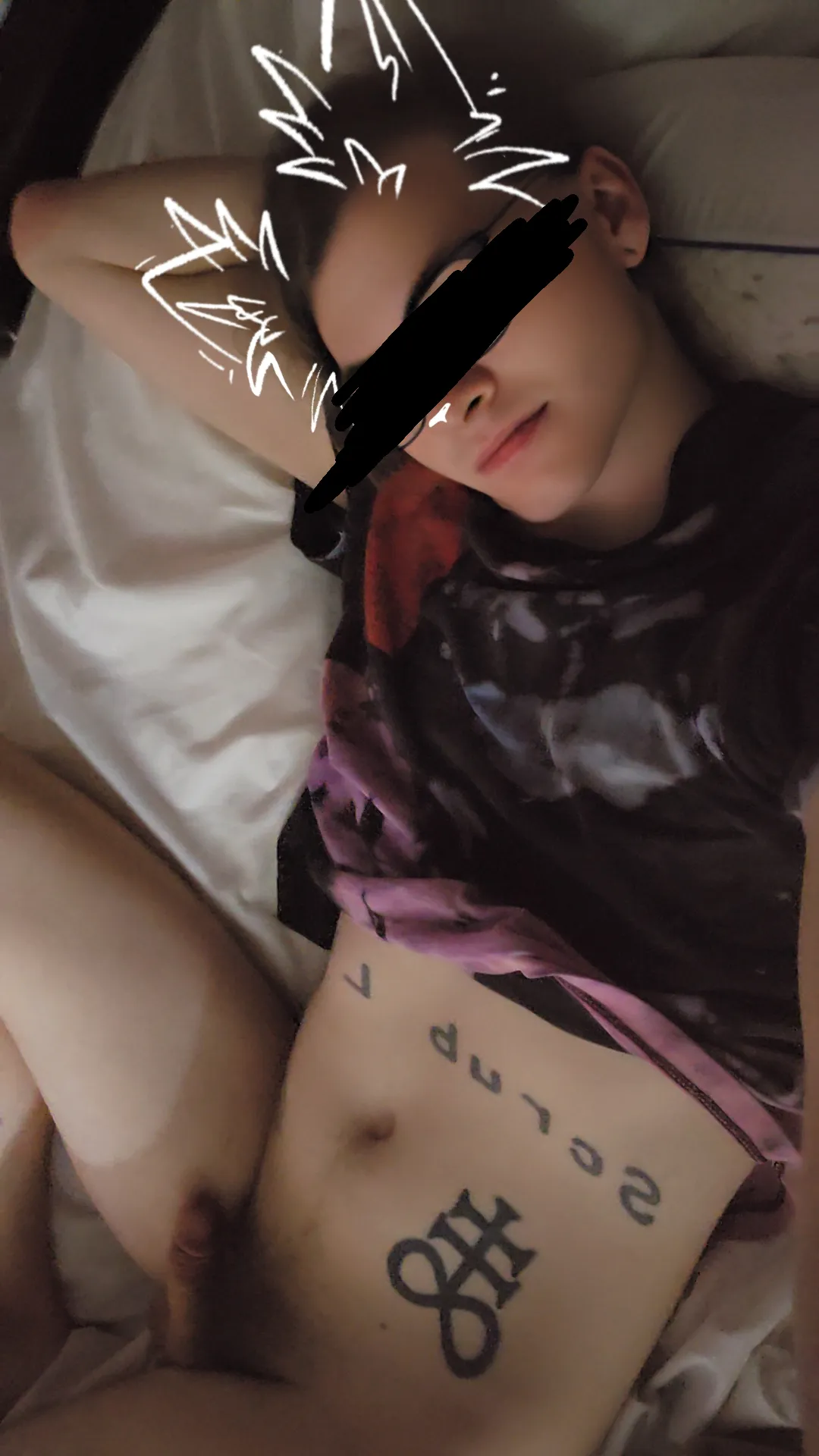 Just relaxing letting it all hang out V⁄☉⁄ᴥ⁄☉⁄V