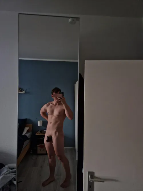 Locked mirror selfie