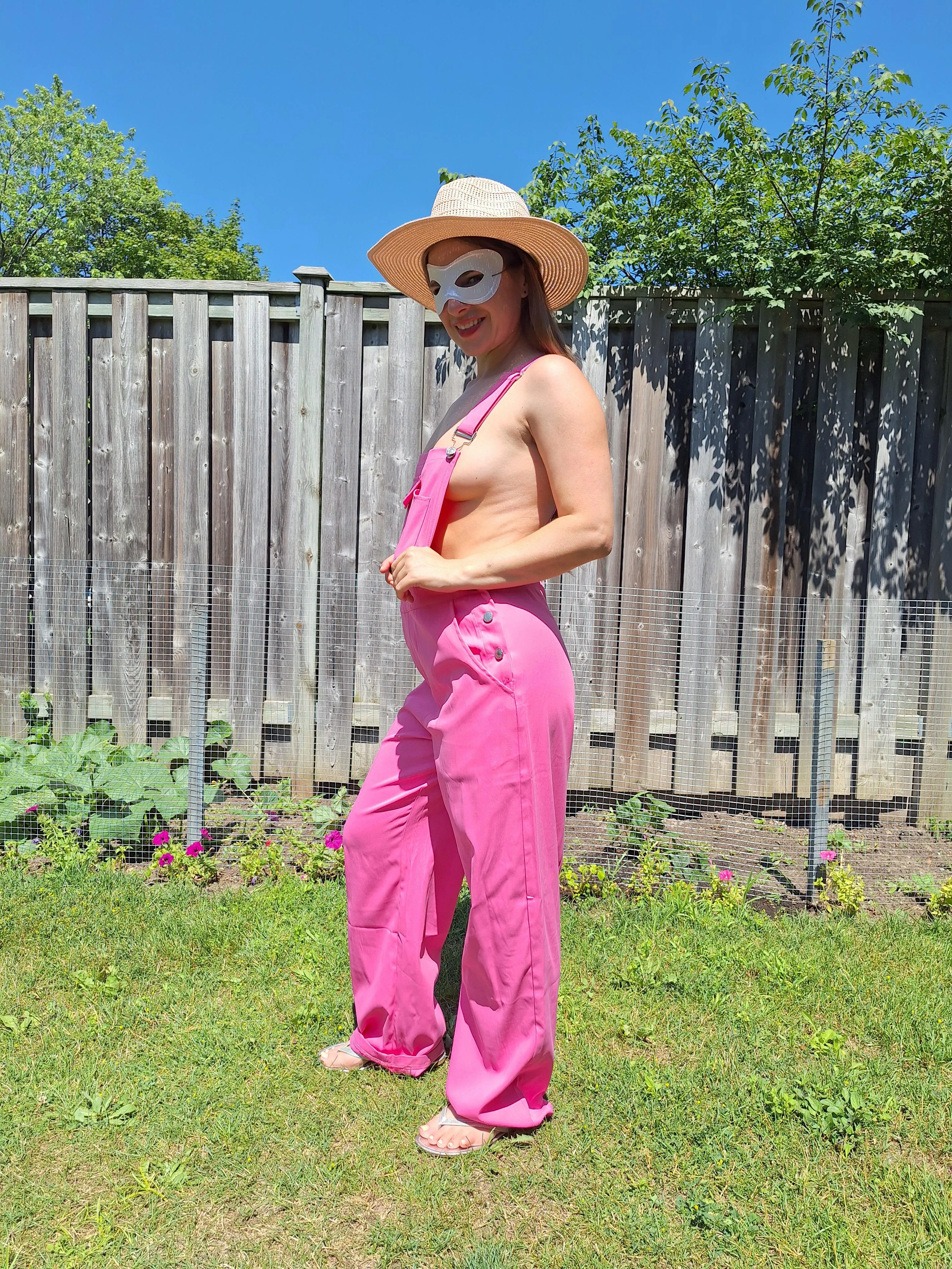 Loving these pink overalls