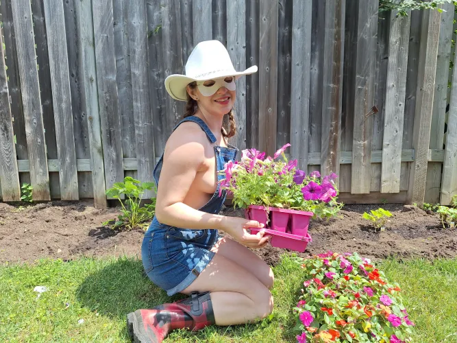 Overalls and flowers