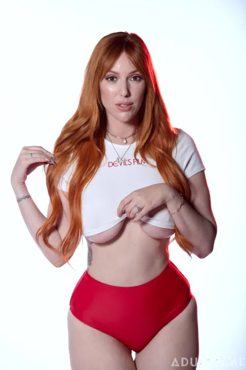 Temptress milf Lauren