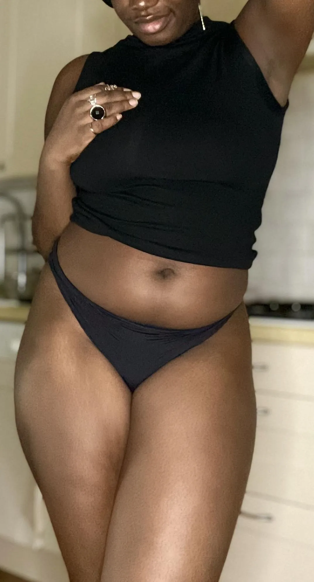 Tu les veux où mes cuisses ? 🖤