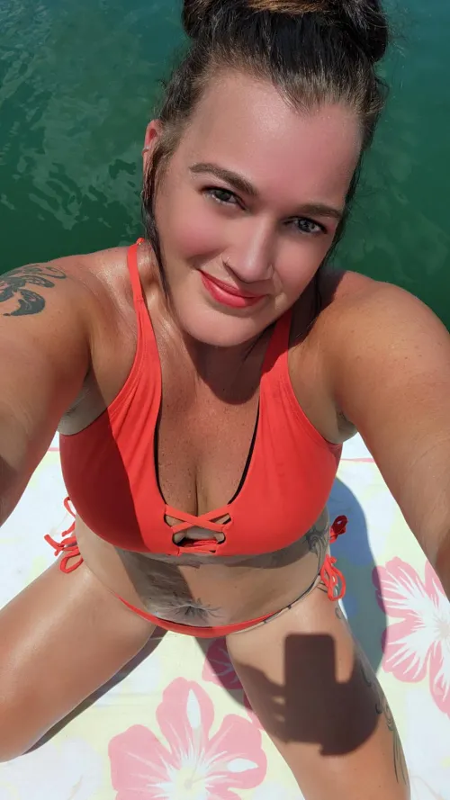 Wanna join me for a swim or u got something else in mind😈