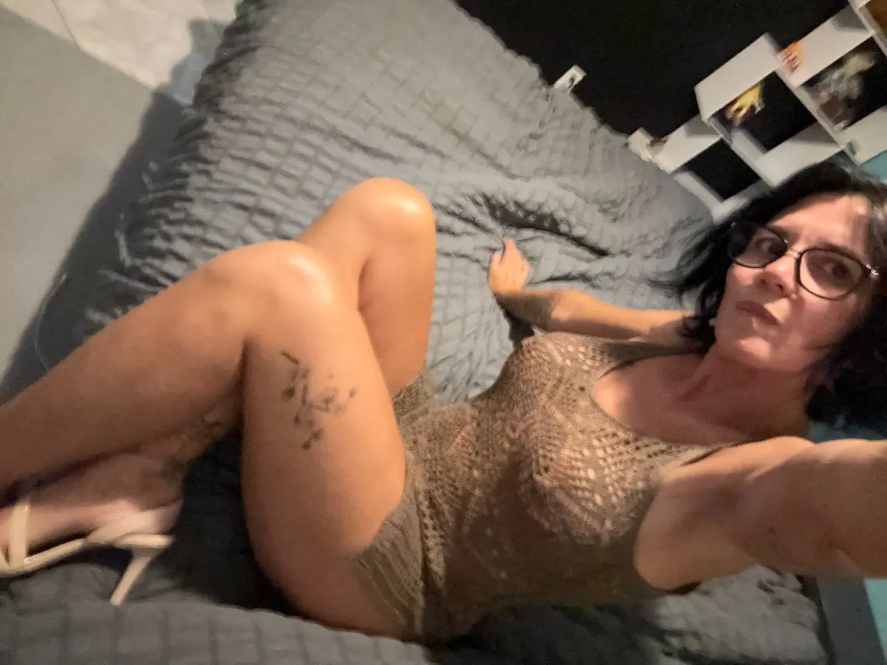 Will you give me all your love and cum today? 😳👉🏼👈🏼 I don't want to leave anything to your boring wife.