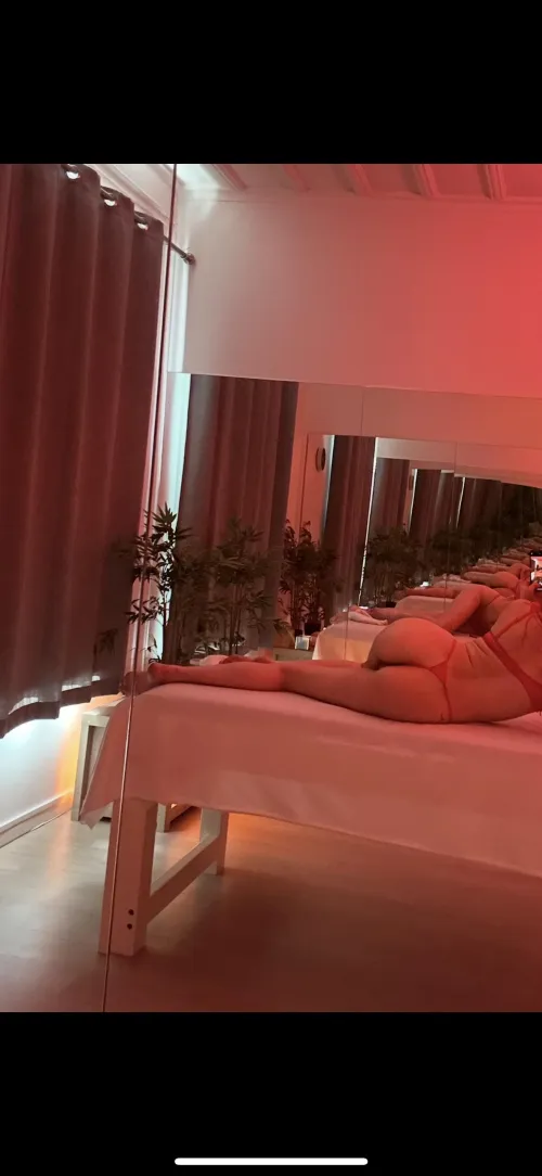 21F offering nude erotic massages with spicy extras. Come try me out😽😽