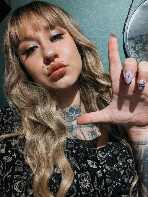 Discord is the best place where to get financially fucked. Come join Me in Findom Fortune