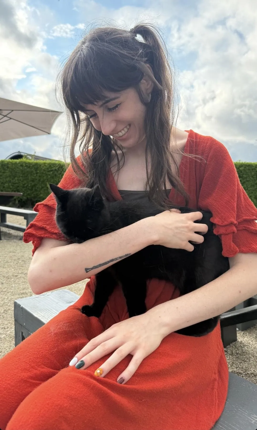 Dodie looking extra fine today 👀