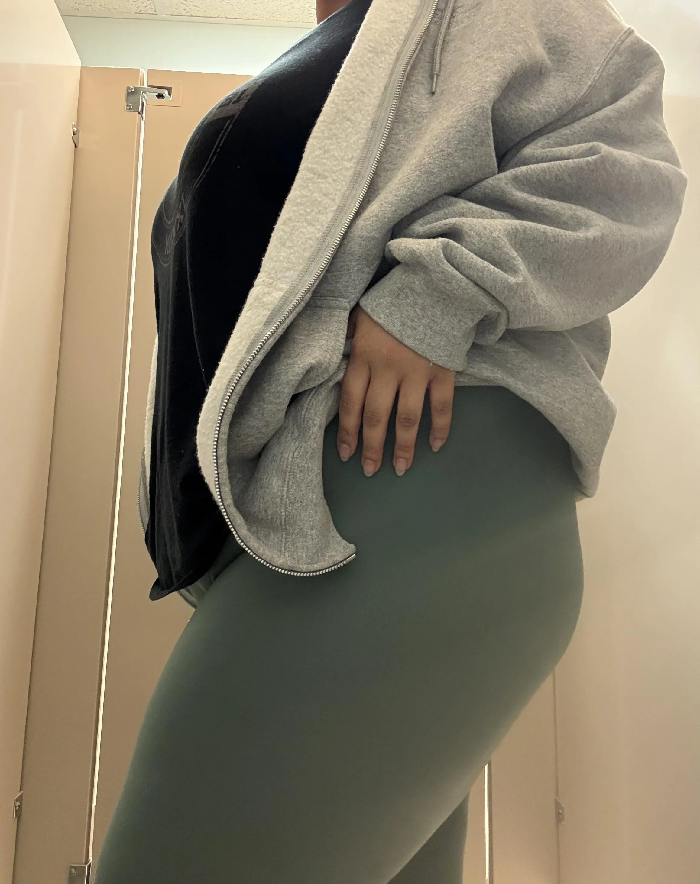 i love my thighs in these..