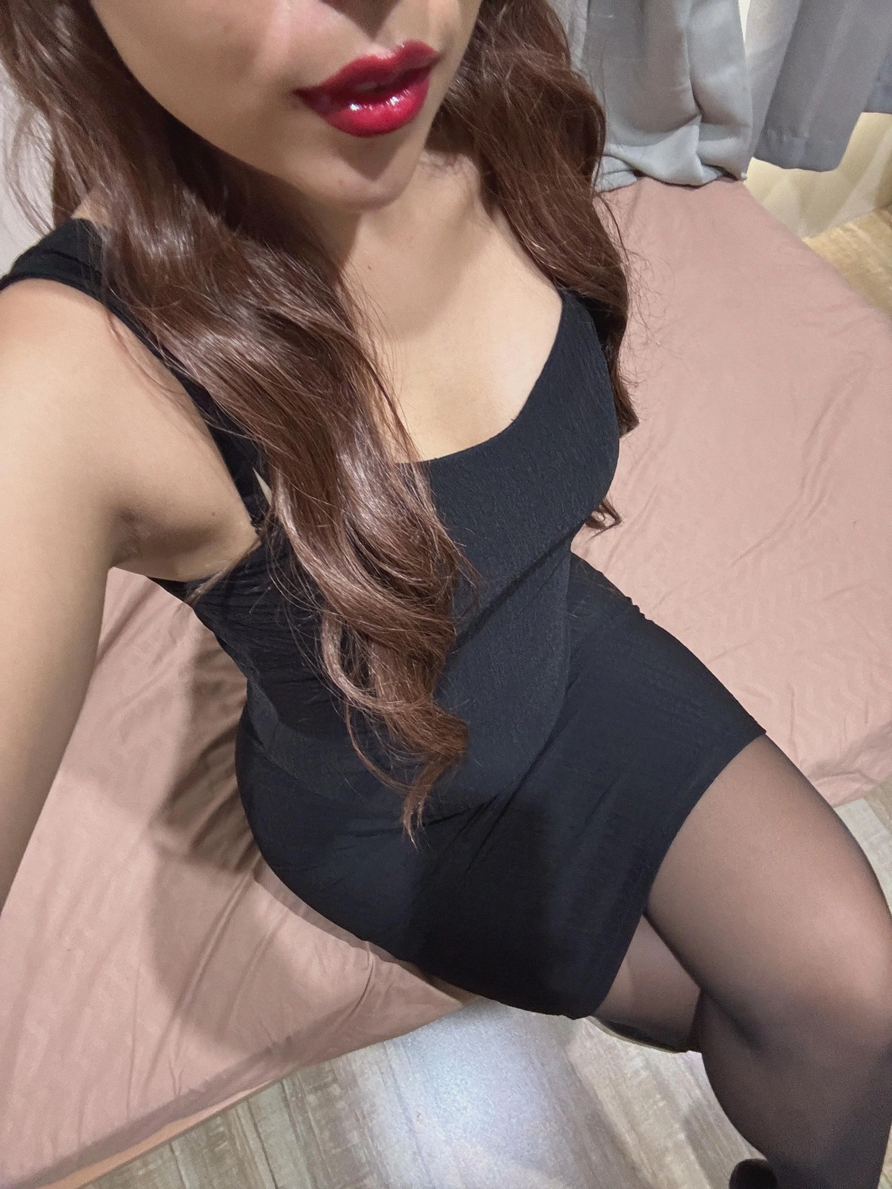 if my dress had feelings, it’d be begging for mercy rn