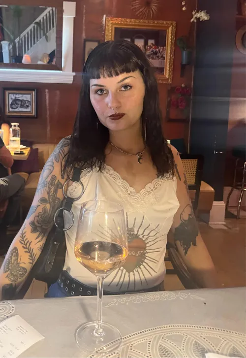 pay for my fancy dinner and be a good piggy for goddess 🥰