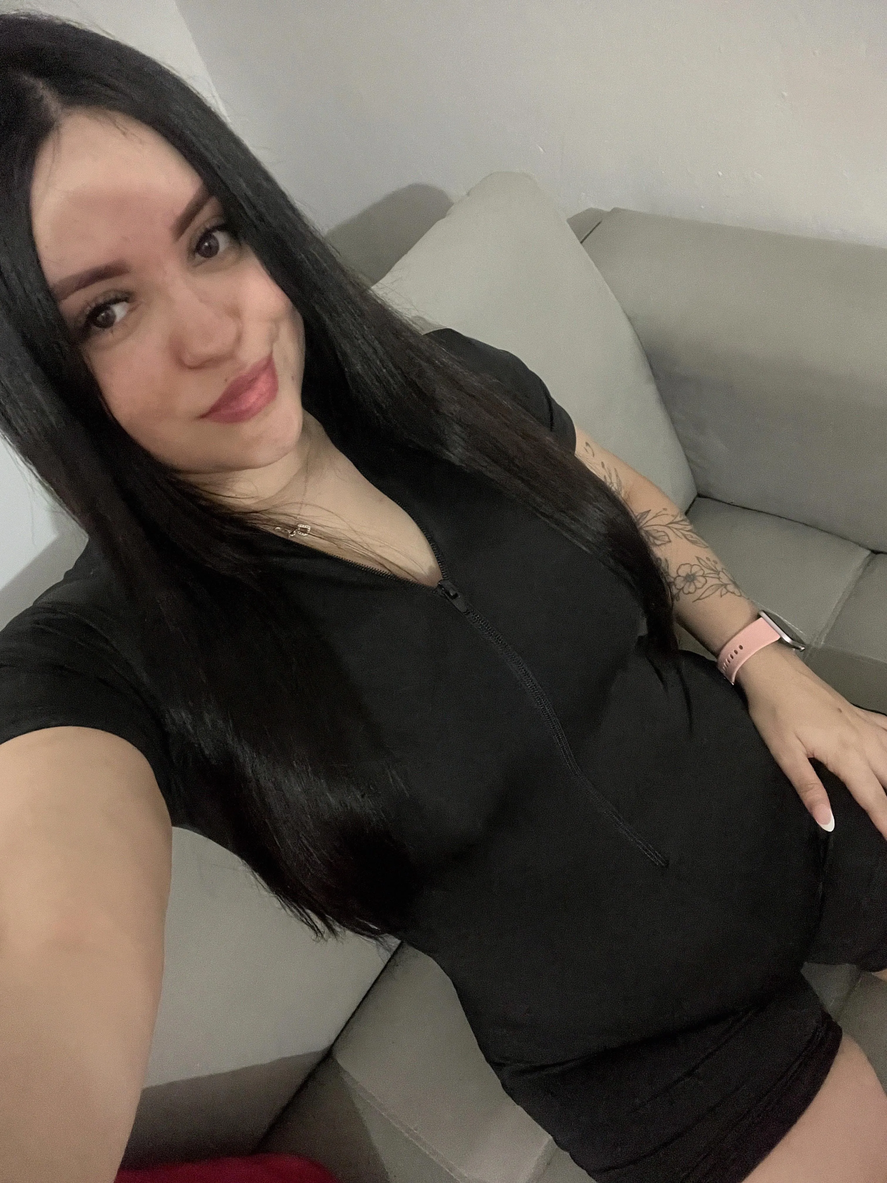 Tight dress, tighter grip on your attention