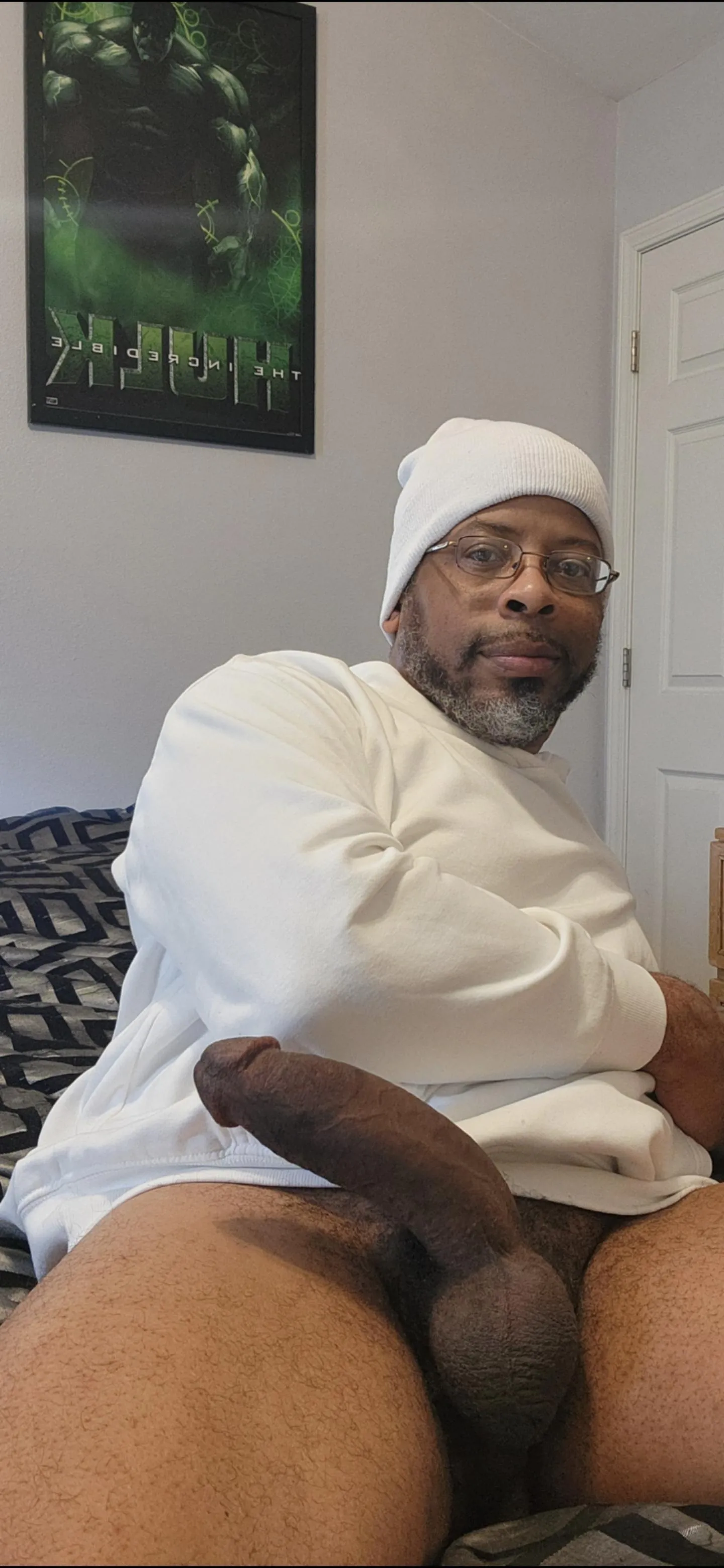 Who loves curved cock inside of them?