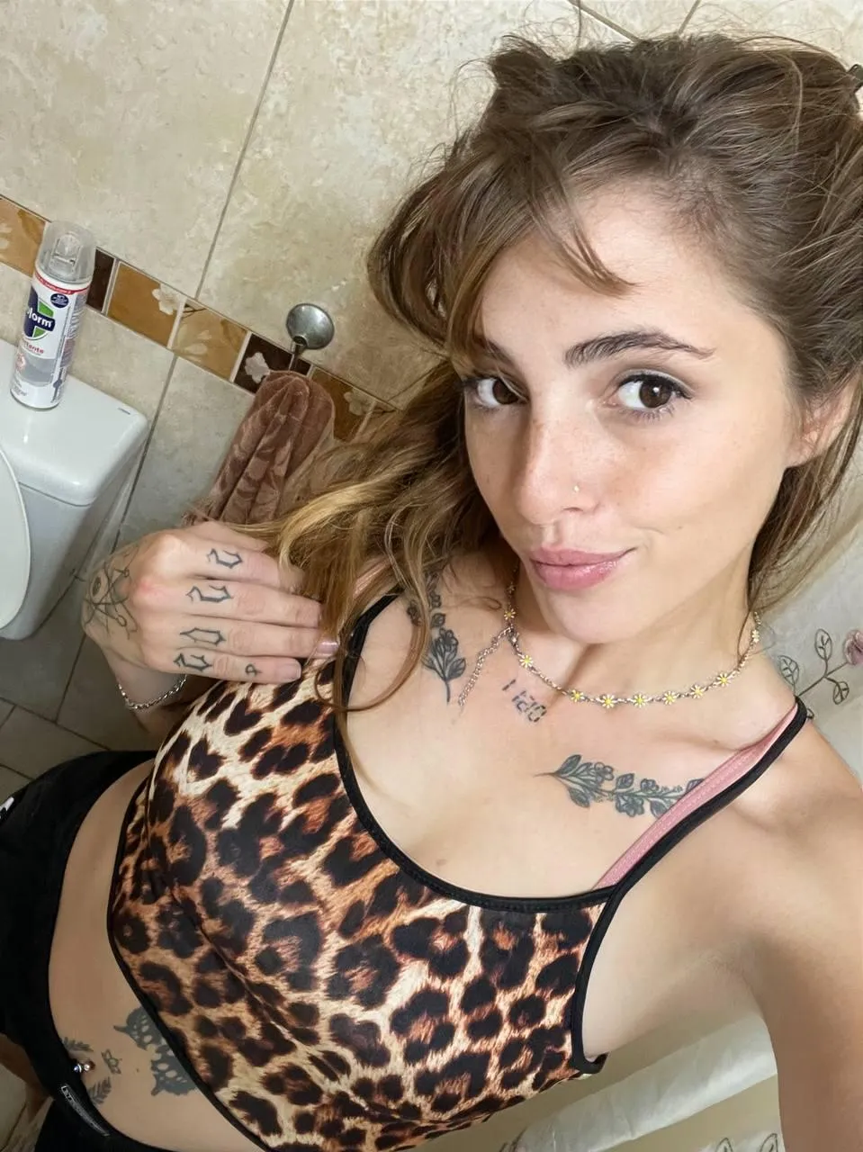 20 [F4M] how u act when daddy says don’t move?