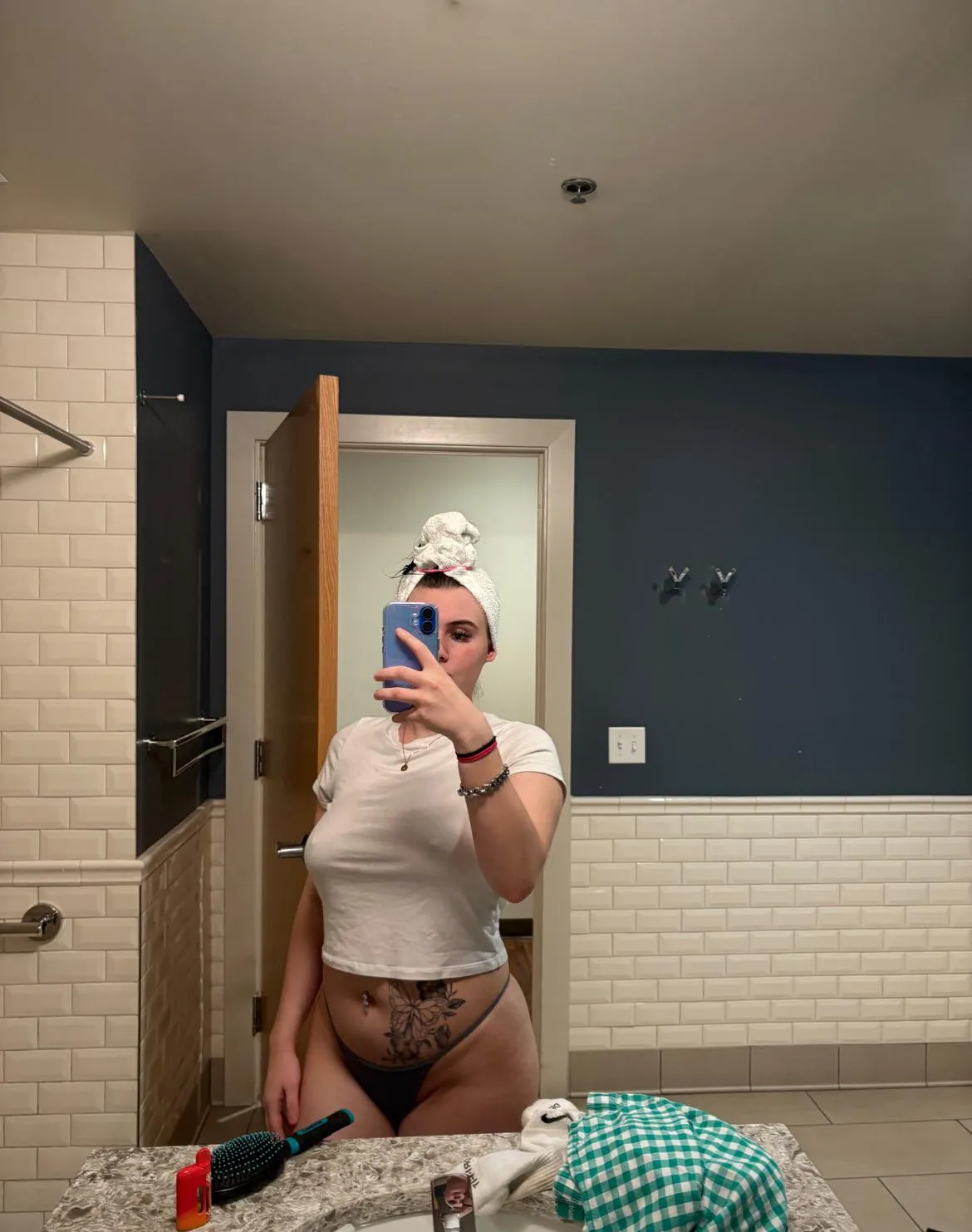 22F Anyone actually on here?