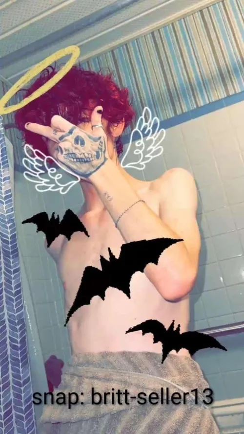 Add my buddy he’s hot and 👀 22