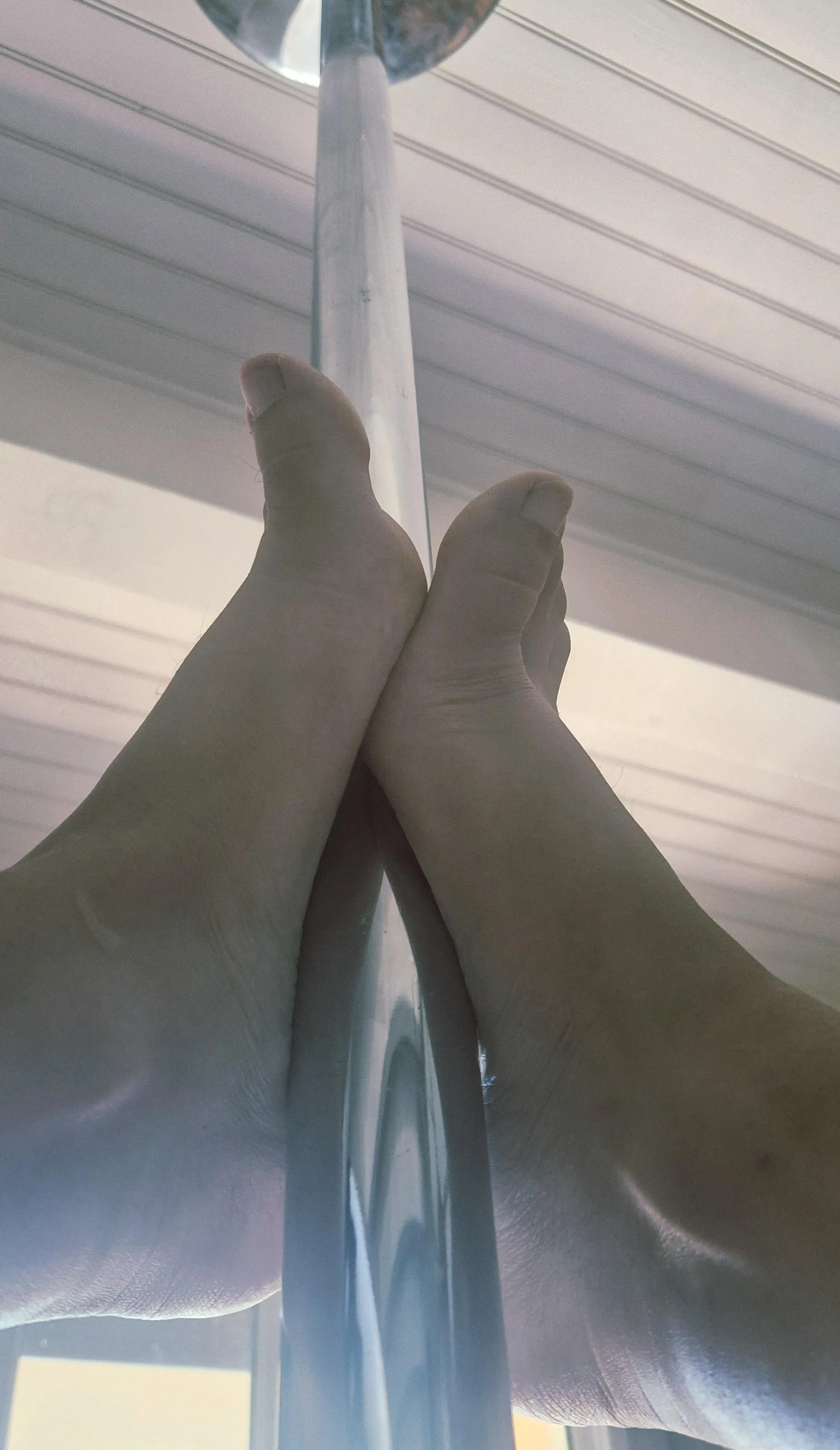 Je m’accroche fort… mais c’est toi que je veux faire tomber 😈