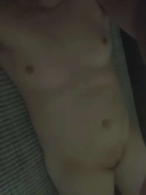 love getting high and showing off my body