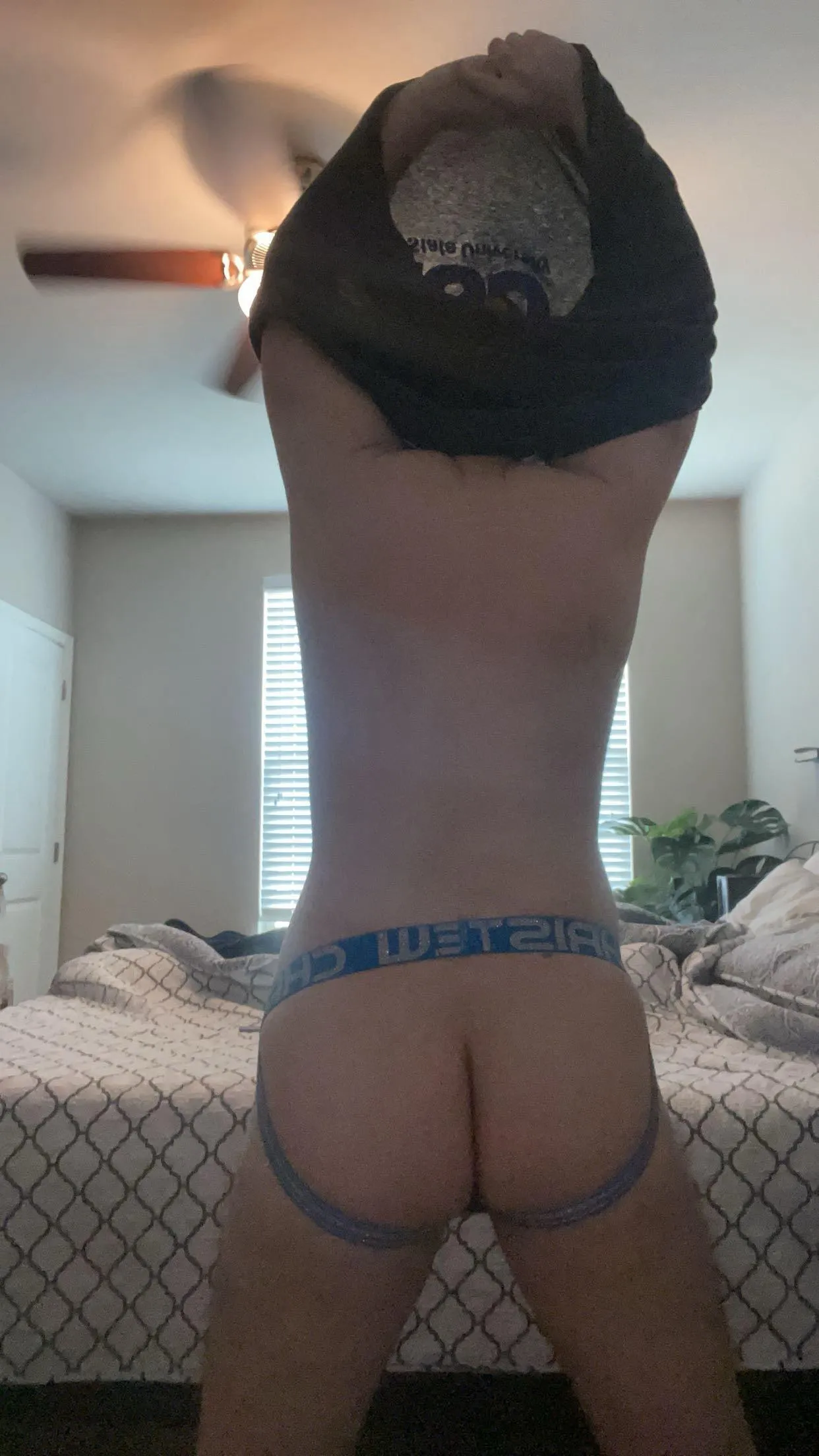 25 cheating bottom for dom top/daddy/big bro. Love it dirty and nasty. Bf is super vanilla