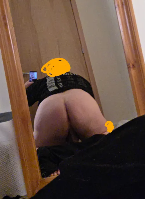 33M, metro area, bicurious and looking for my first time. Interested in bottoming, giving head, etc. Happy to chat and see if we click first. Please be chill. Dad bod/stocky/chub build. Thanks!