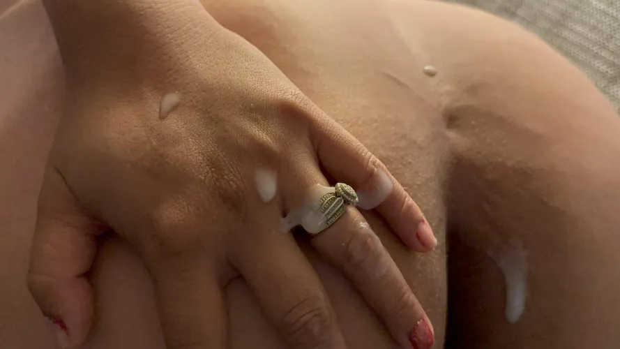 Any couples or hotwife would love to get their wedding rings covered in cum?