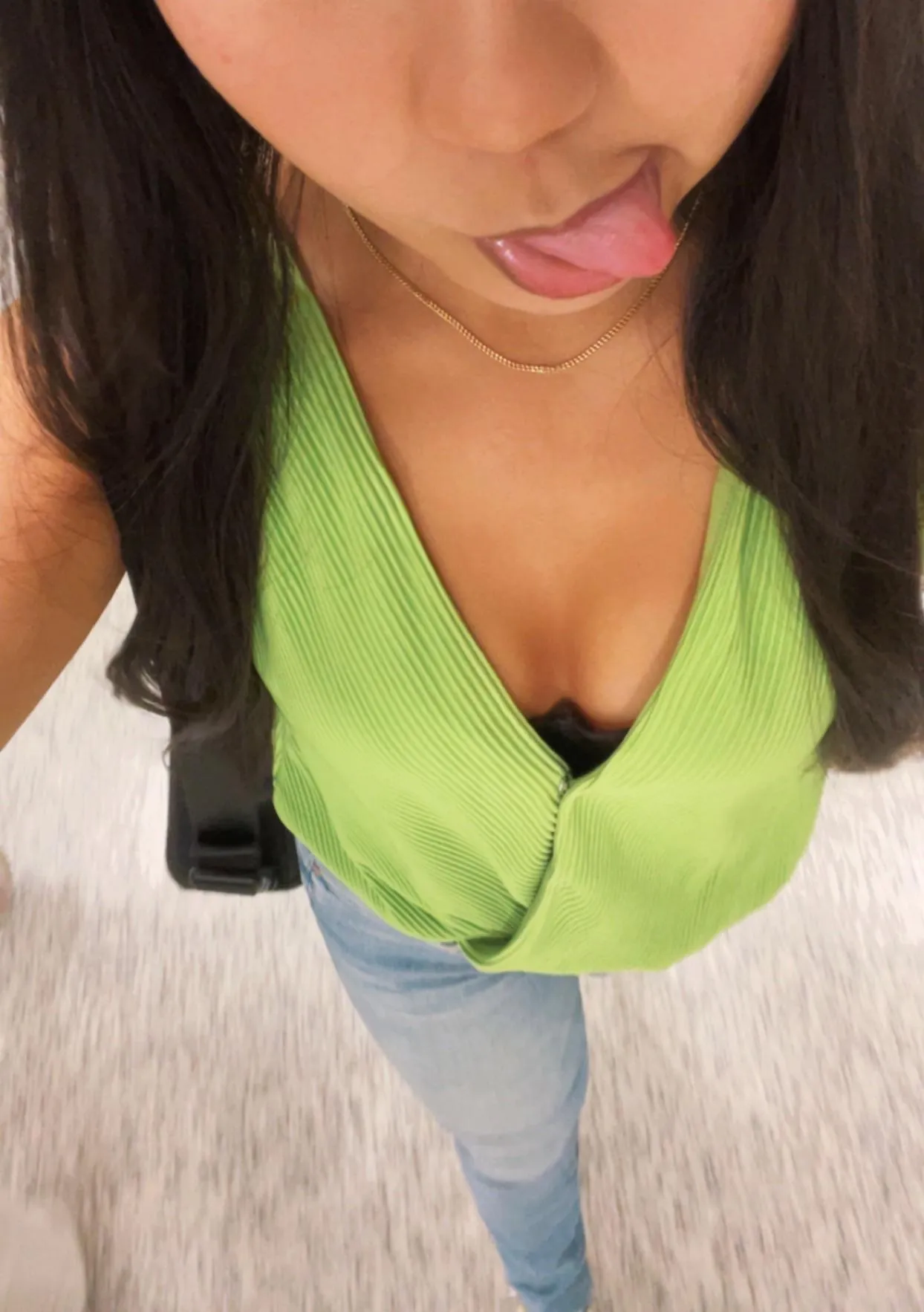 going live for a lil ignore sesh in a couple mins… come join me :)