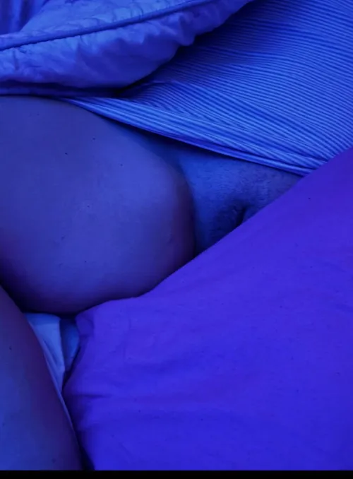 I’ve let it the stubble grow a little lately😘 shall I go full bush?