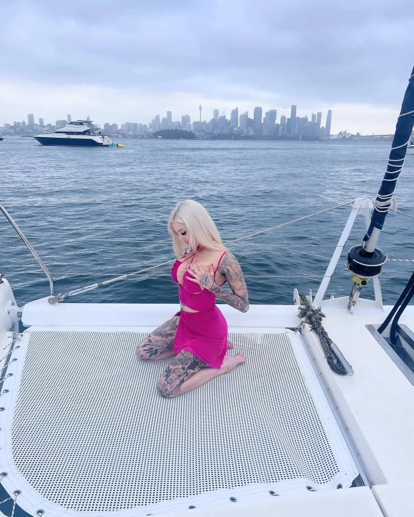 Tell me how bad you want me to sit on your face.