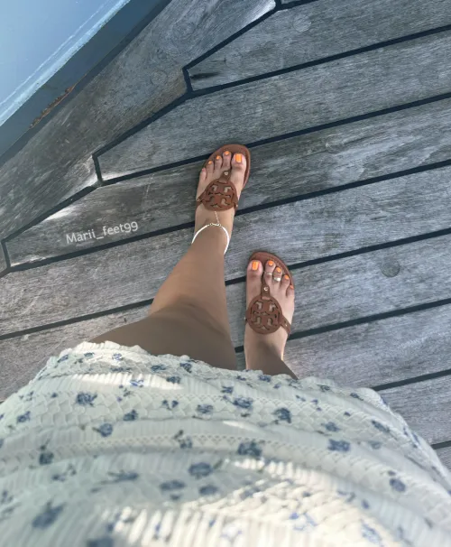 Top view of my feet and torys💕