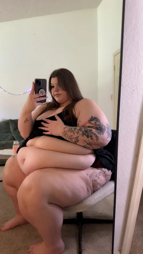 who says thick girls isn't hot?