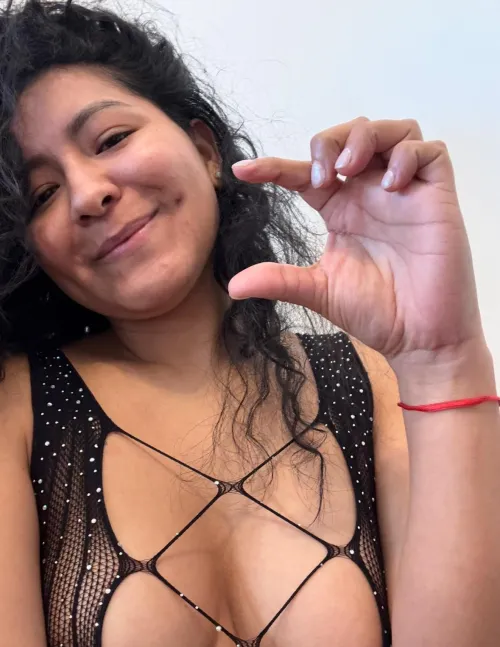 You must fulfill my every whim. You have a shrimp and you don't deserve my attention, pathetic.