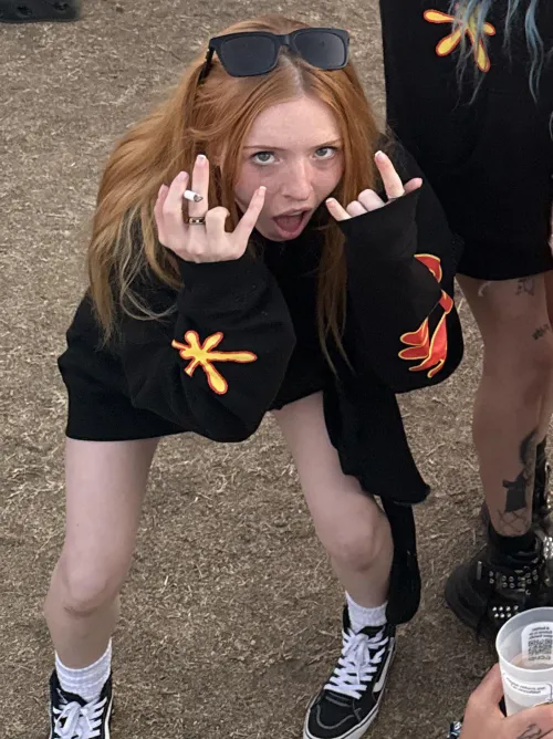 Look at this Cute Redhead!!