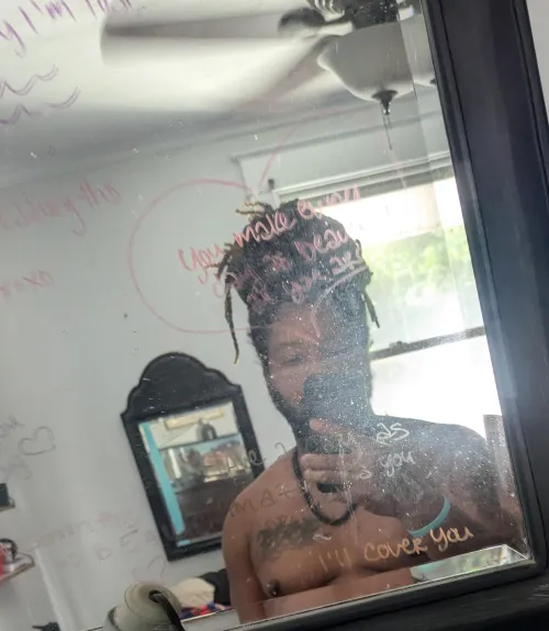 M4T looking for someone who doesn't mind being watched/threeway(Portsmouth)