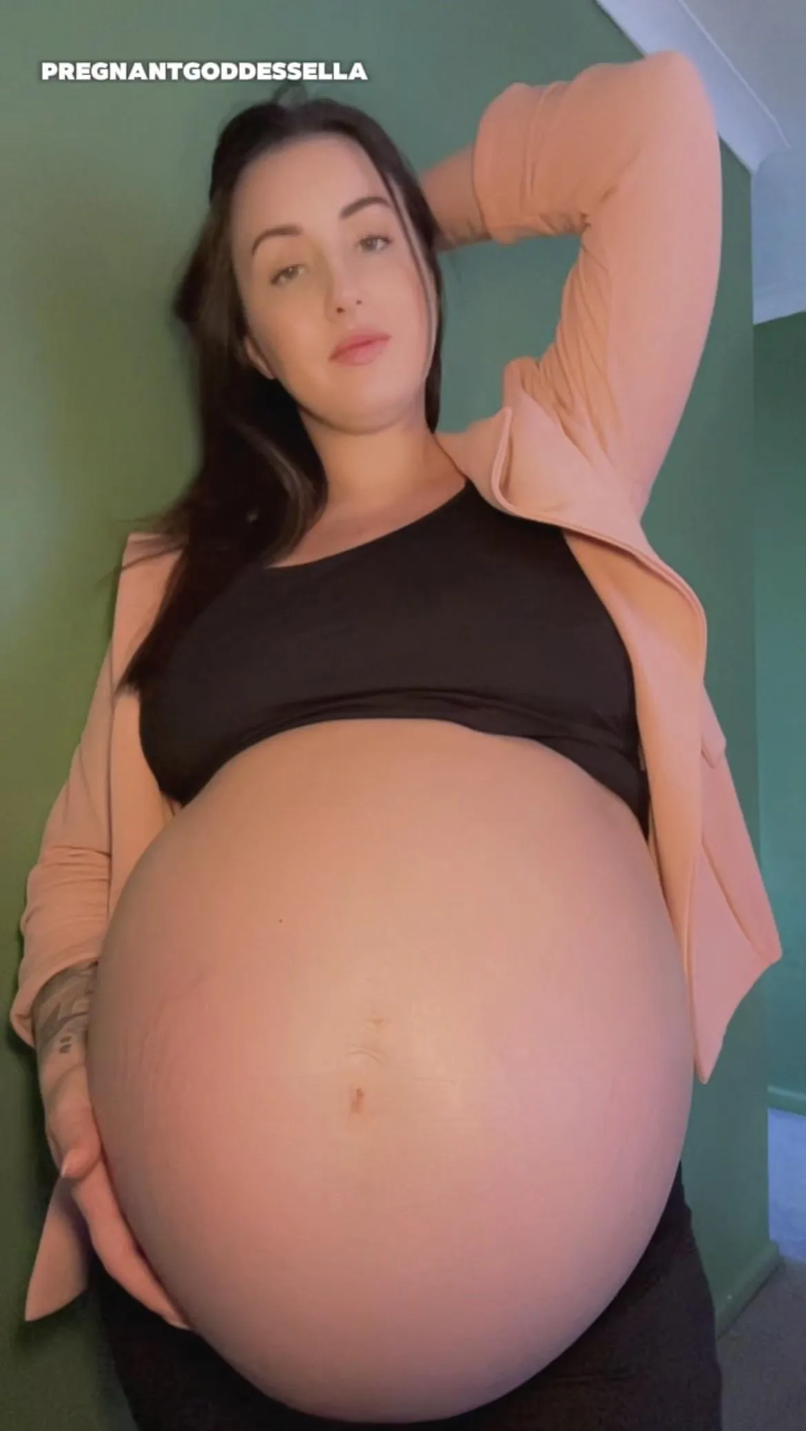 My biggest pregnancy bump out of all three pregnancies!