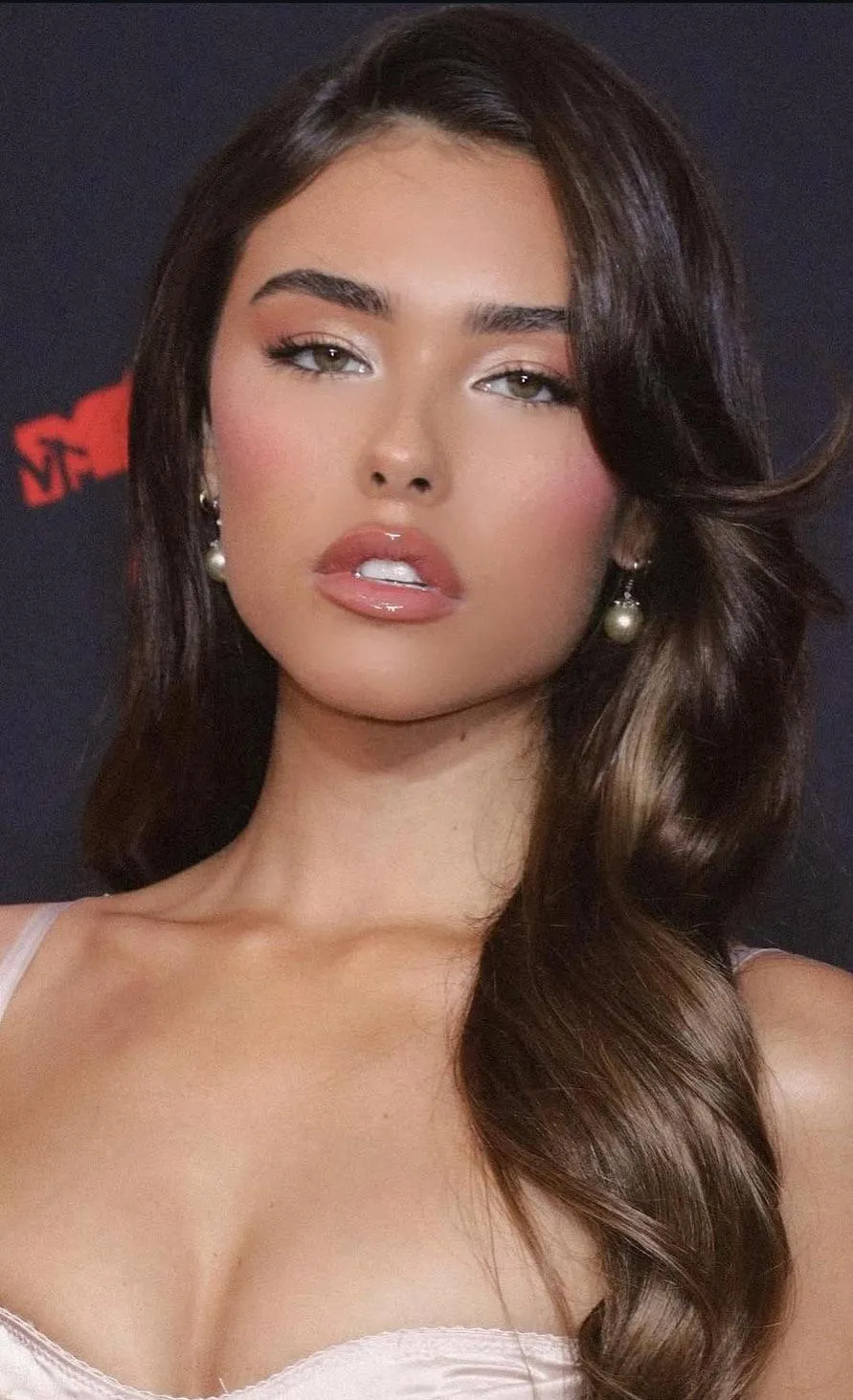 She is so perfect 😍