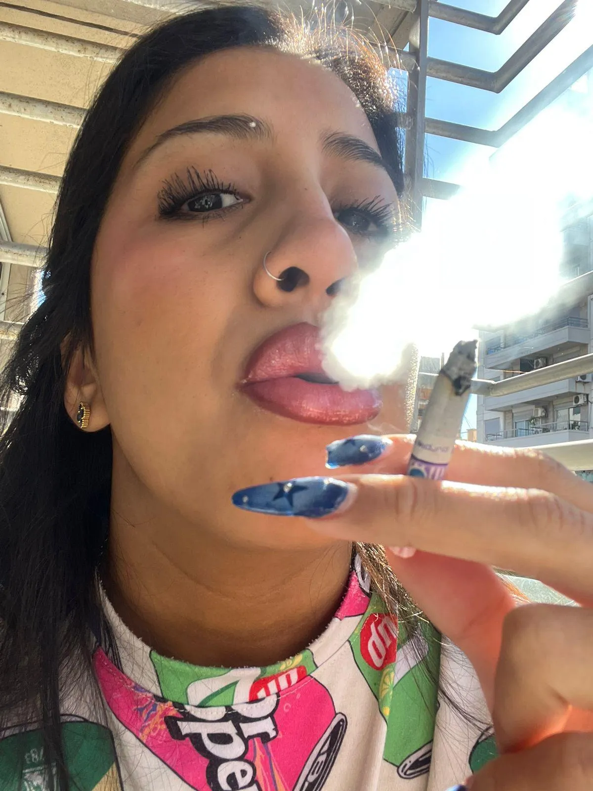 Wanna see me smoking or smoke with me?😈