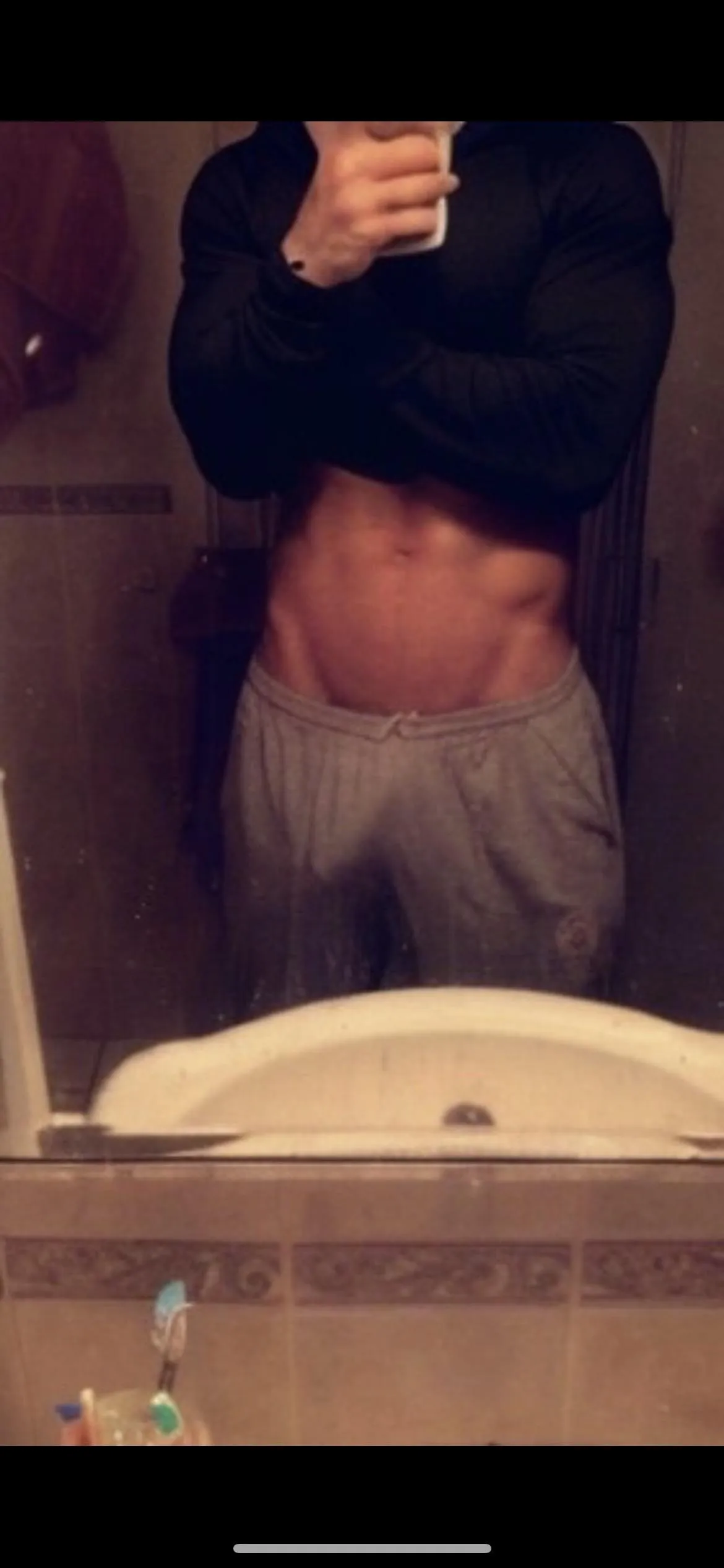 21 YO M4F. Who wants to take me for my first experience here