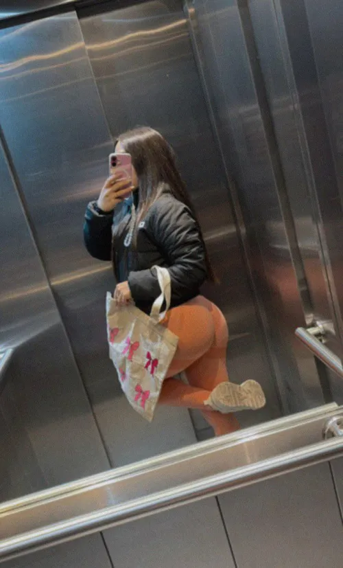 Don’t resist how these leggings hug every curve your grip would feel even better