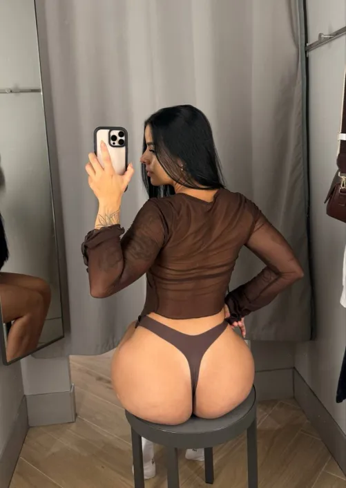 Can’t resist the magic of a good changing room mirror