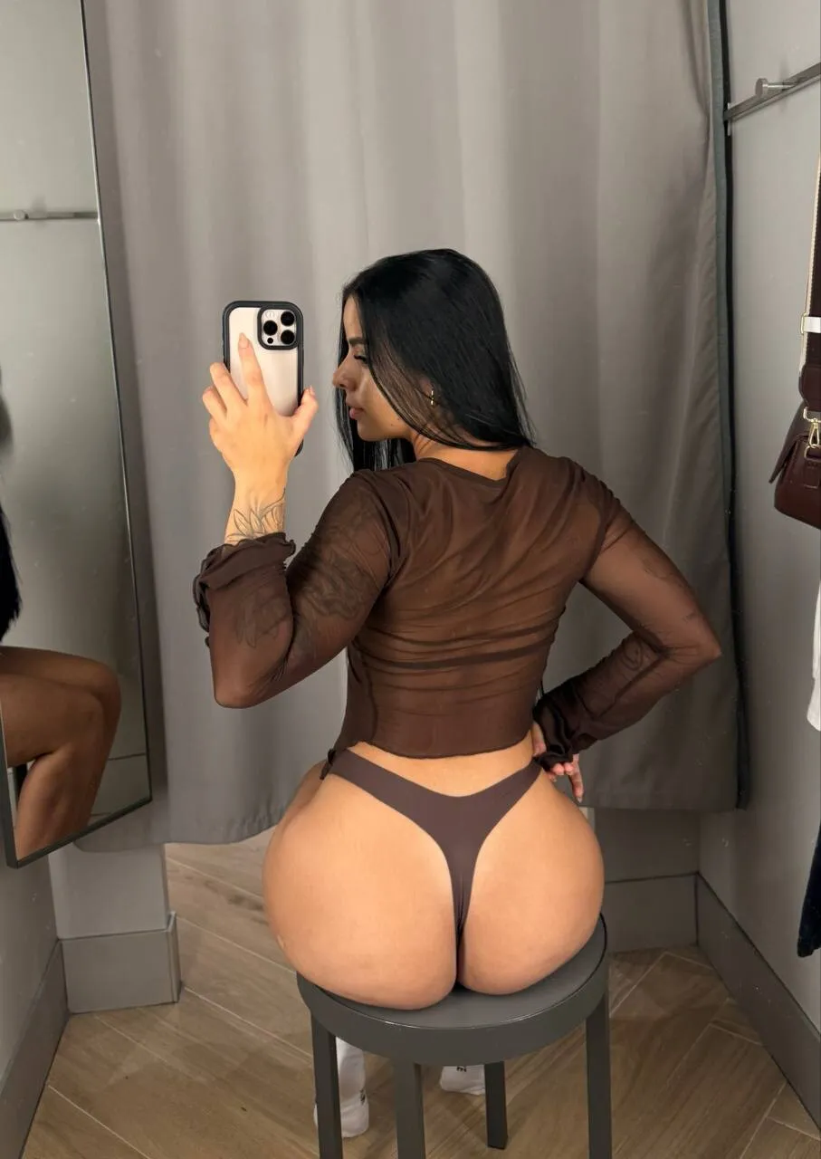 Can’t resist the magic of a good changing room mirror