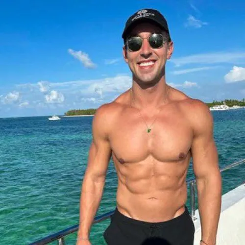 Happy weekend everyone, I love in Chicago and you?