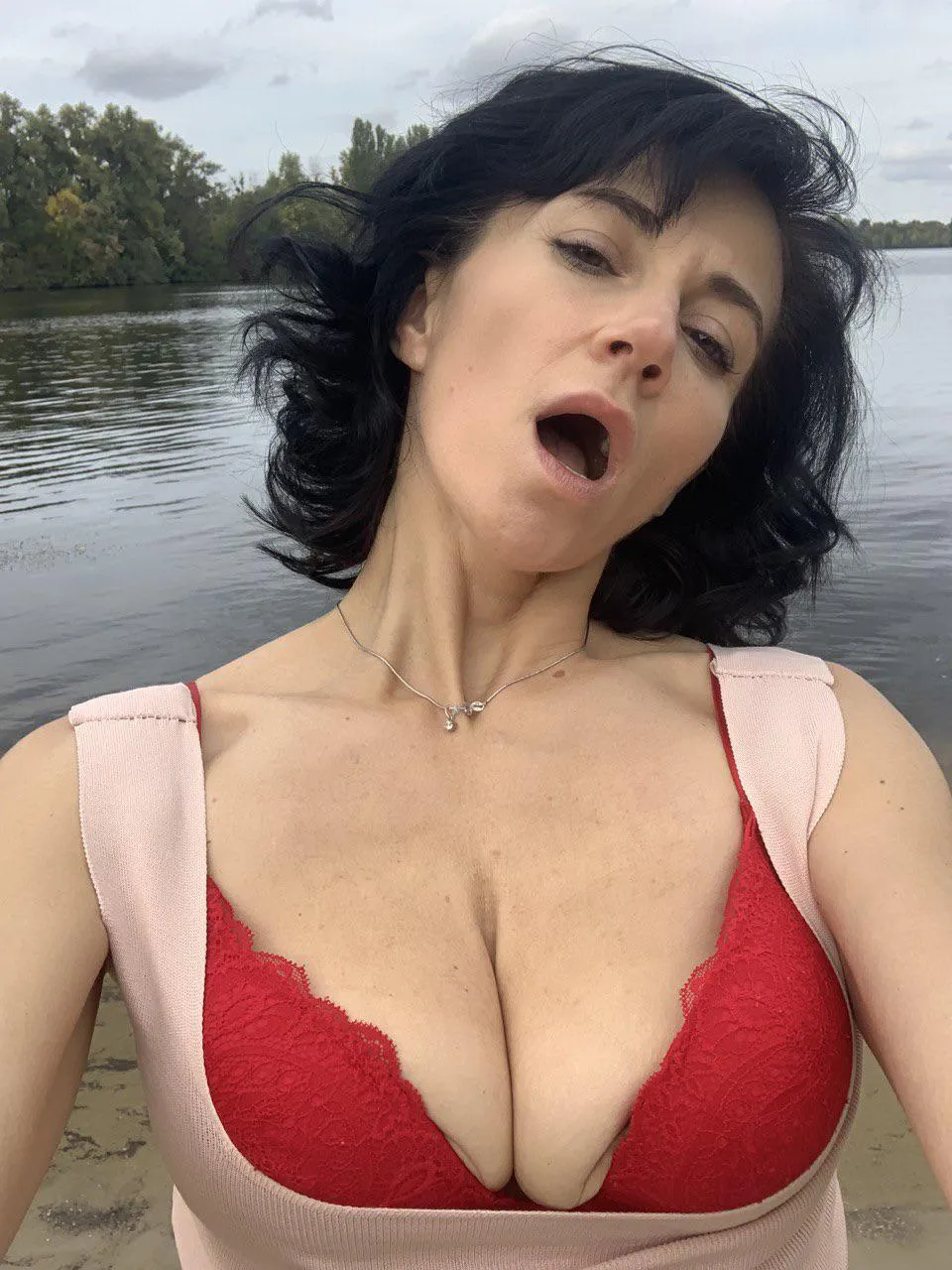 Mom of 3 and I still feel very sexy and love to show my tits