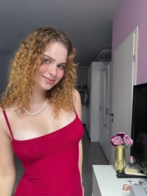 No bra for bestie’s bday party! Risky or cute? ❤️