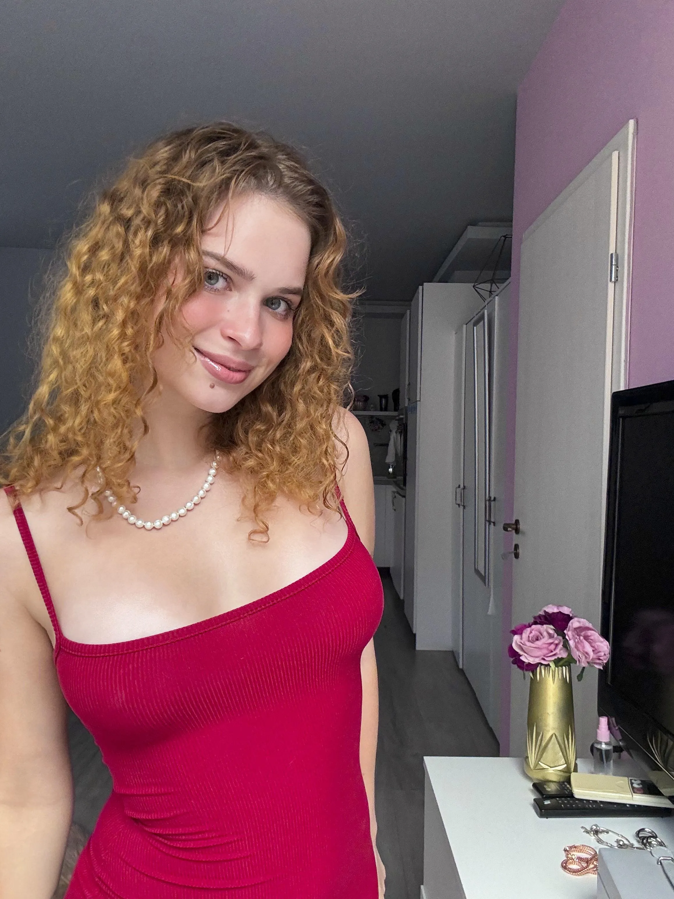 No bra for bestie’s bday party! Risky or cute? ❤️