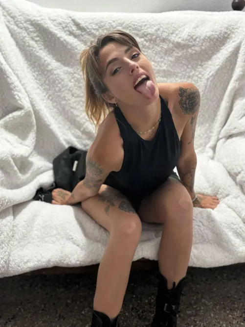 Sei in cerca di una notte selvaggia con una ragazza italiana? Sono la tua ragazza.