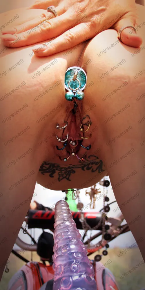 Think I should start using my fourchette to hold it in place