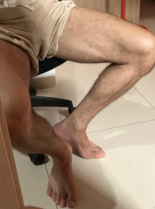 Time to finger a tight asshole with my big toe 😈