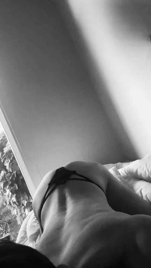 Which fellow sissy will fuck my bussy?