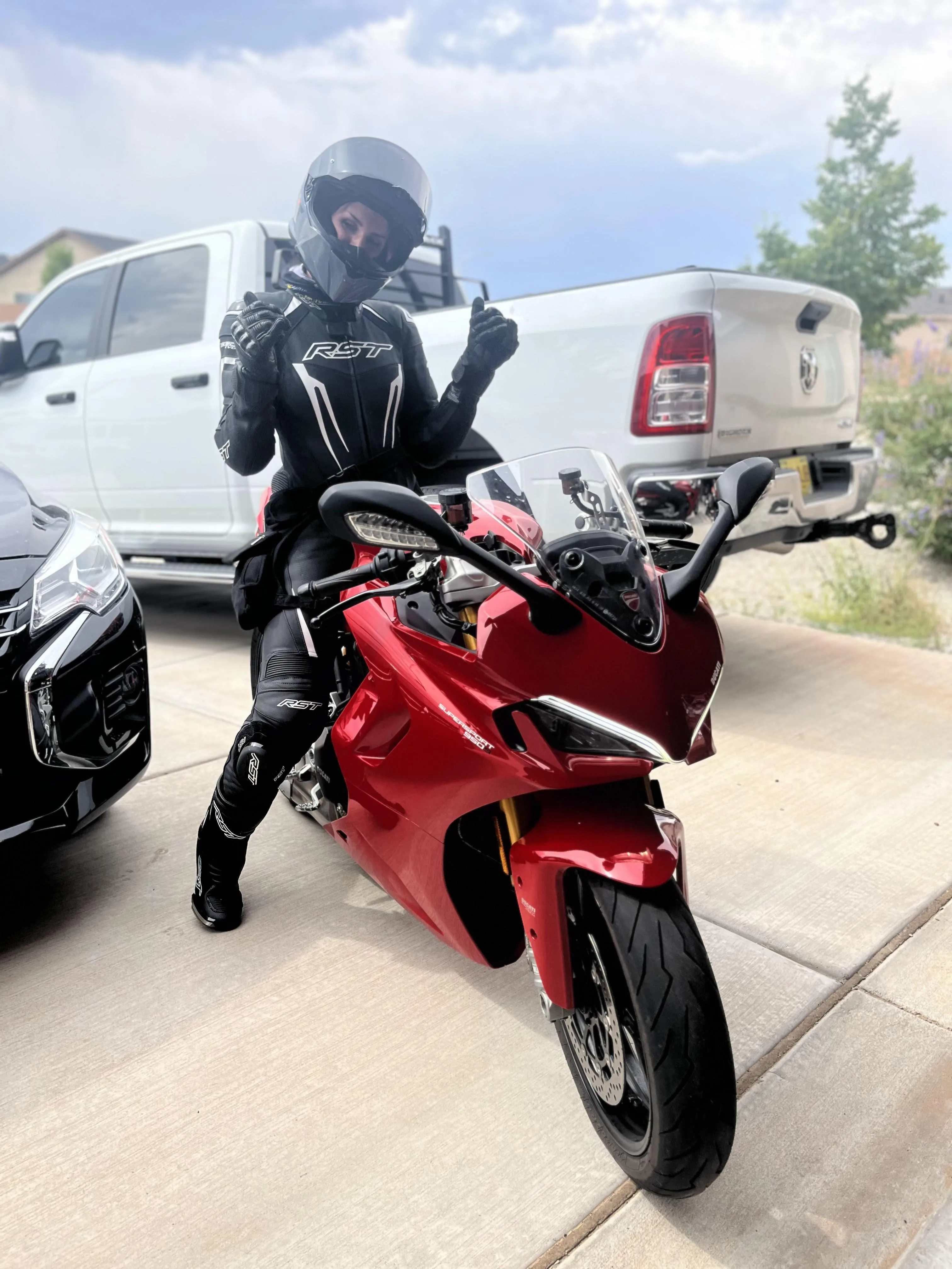 A little love for the full leathers? I know there's no skin showing, but I'm still on a Ducati (;