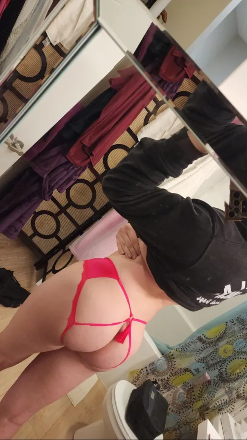 Is it hot this thong came in the mail and was handed to me by my dad but he had no idea it was inside the package? 🤭🍑